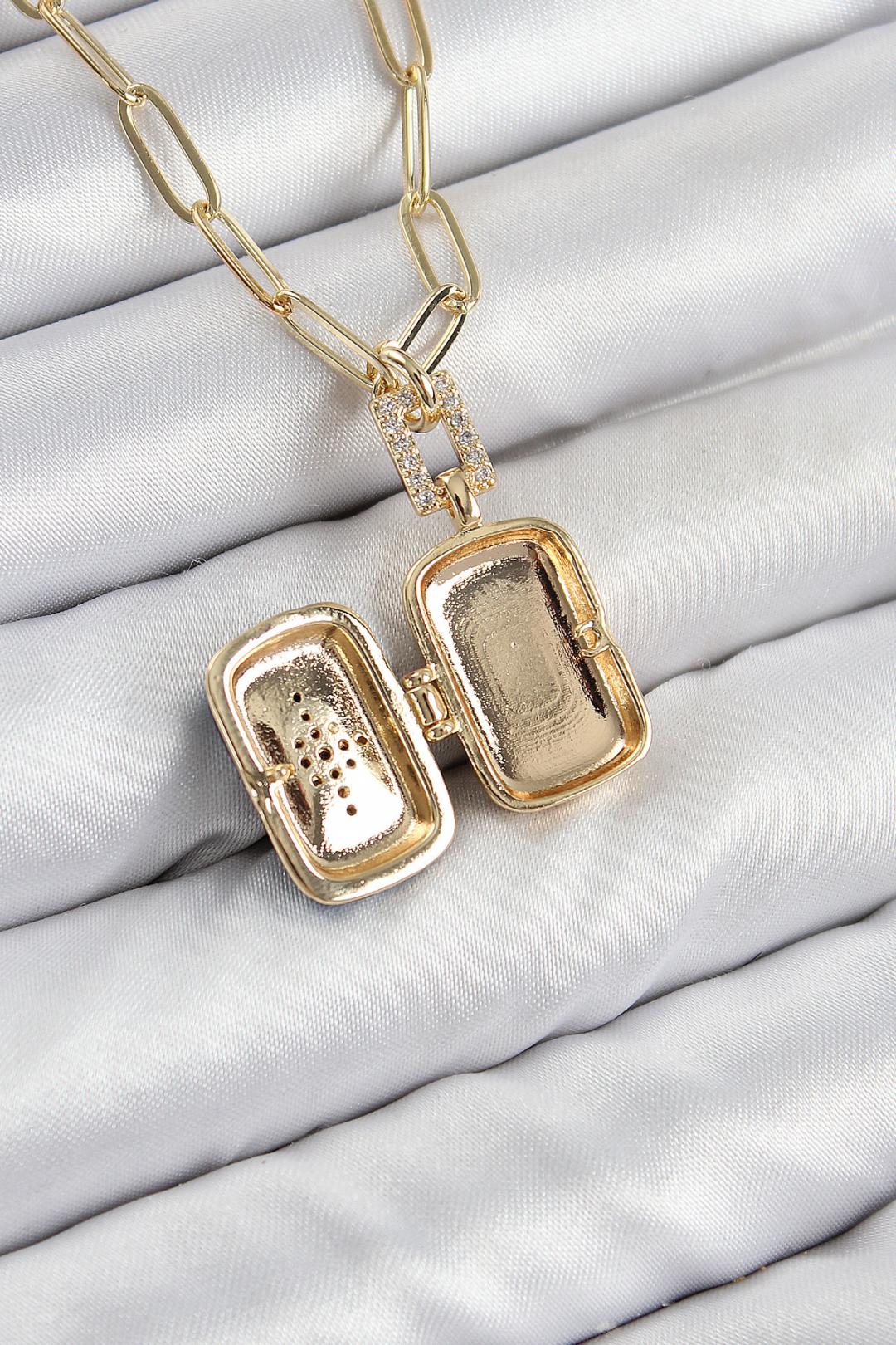 Cosmic Star Altın Kolye