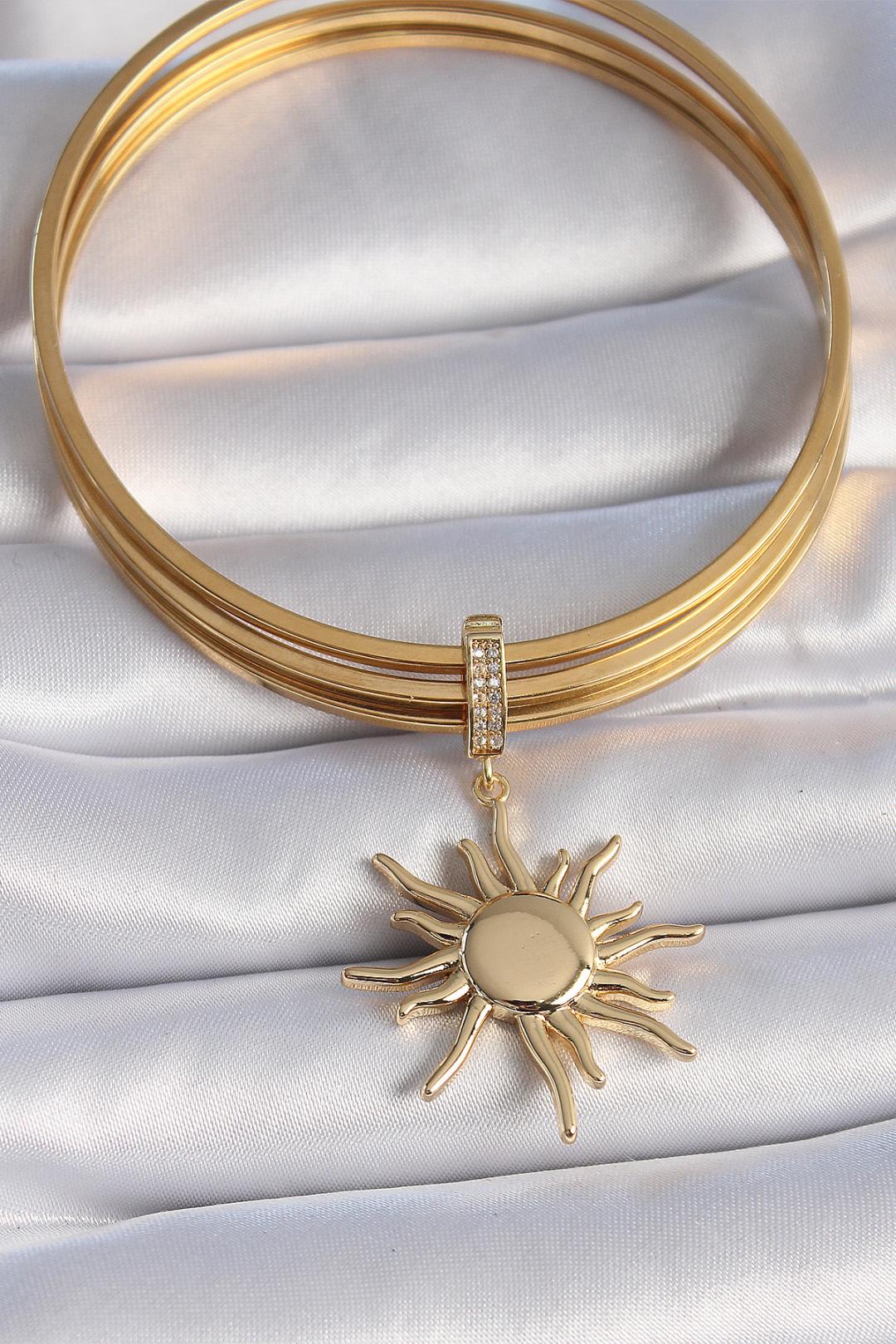 Güneş Ajda Charm