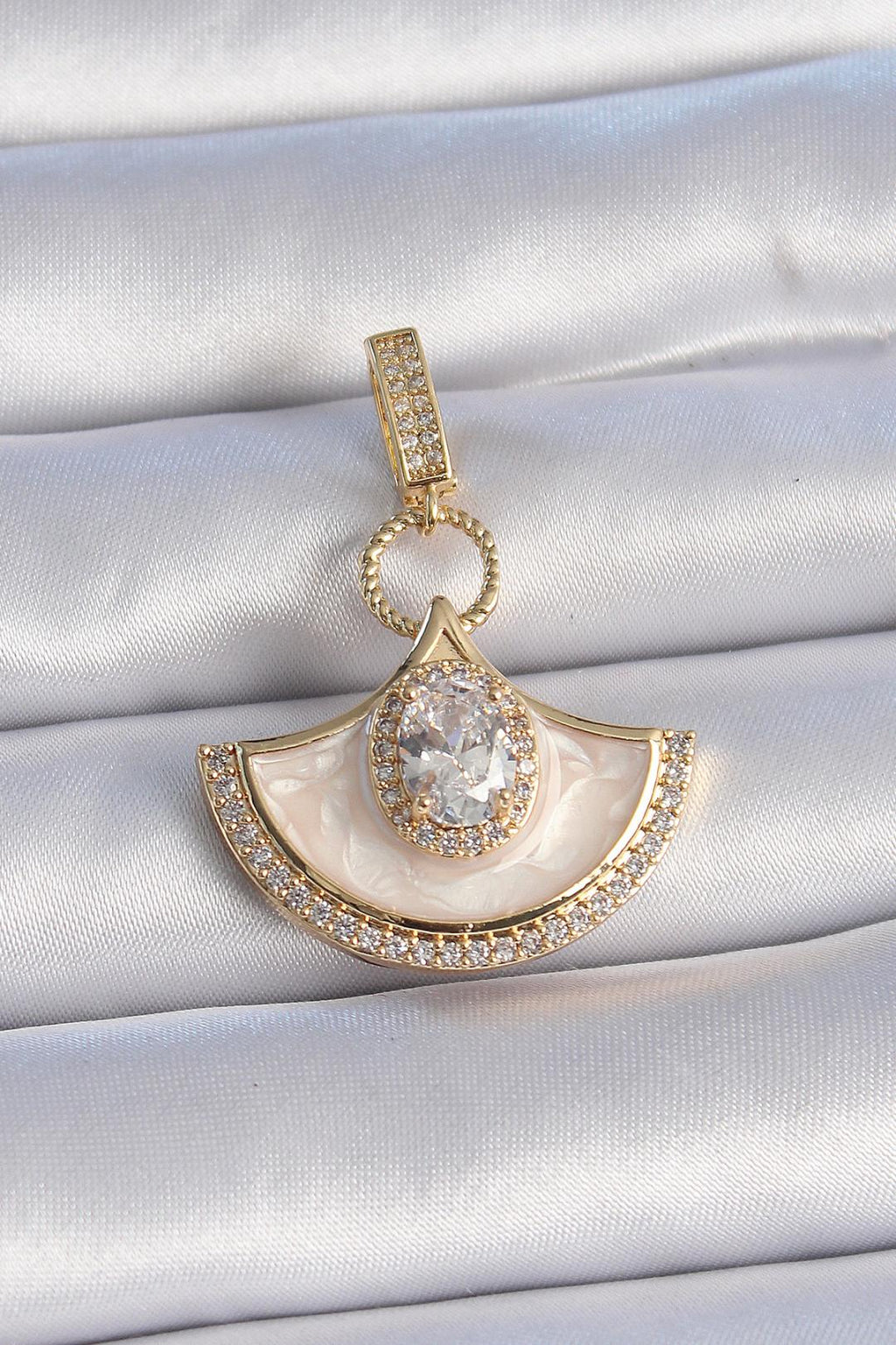 Yelpaze Ajda Charm