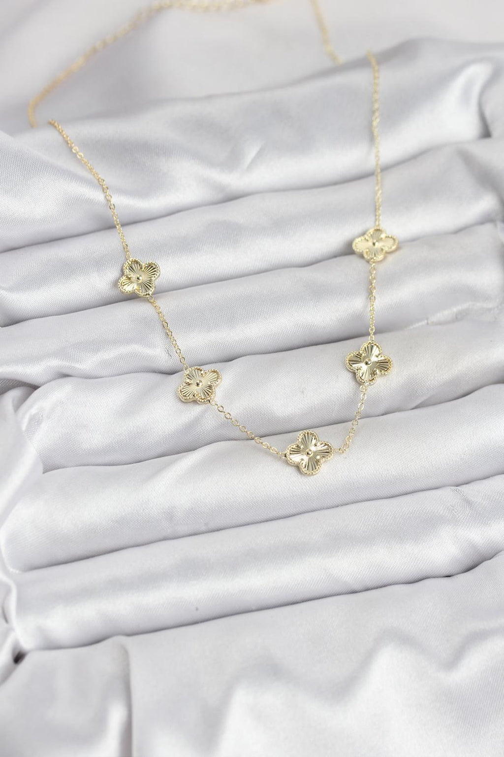 Radiant Clover Kolye