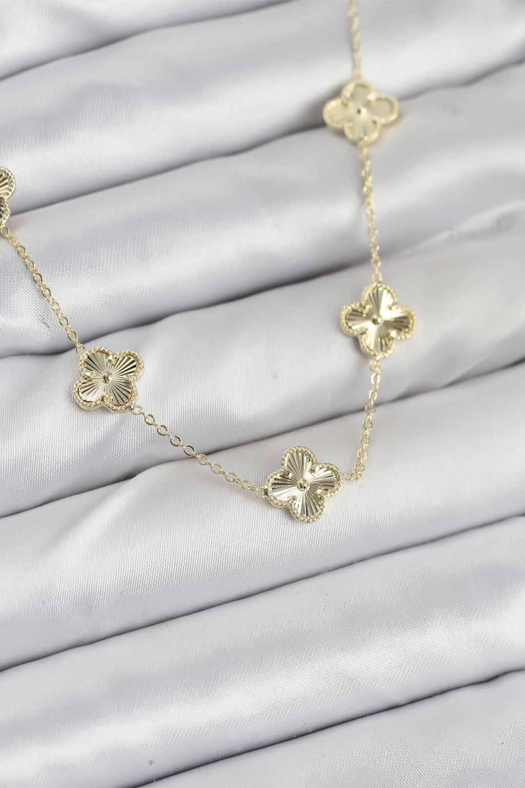 Radiant Clover Kolye